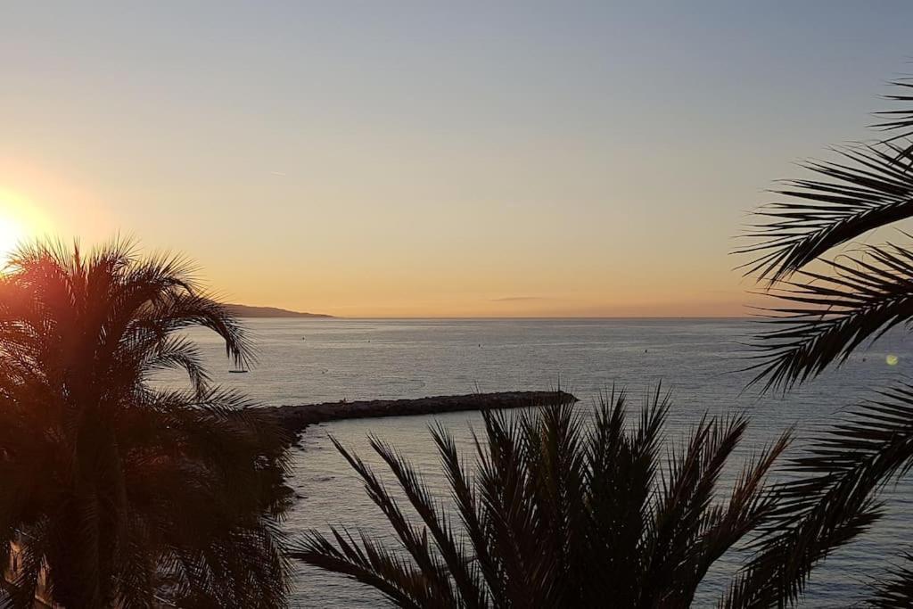 Appartement Bord De Mer Avec Garage Menton Eksteriør bilde