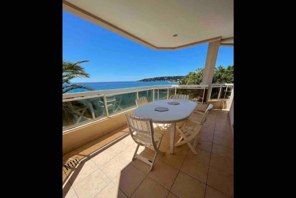 Appartement Bord De Mer Avec Garage Menton Eksteriør bilde
