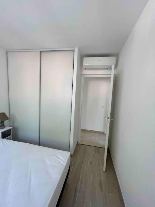 Appartement Bord De Mer Avec Garage Menton Eksteriør bilde