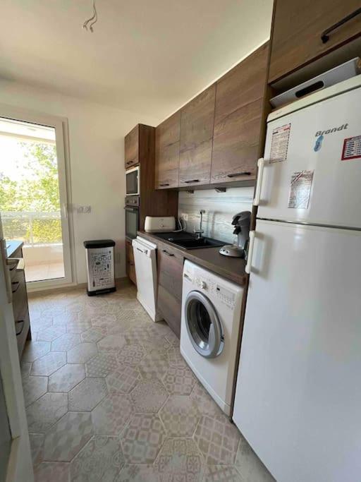 Appartement Bord De Mer Avec Garage Menton Eksteriør bilde