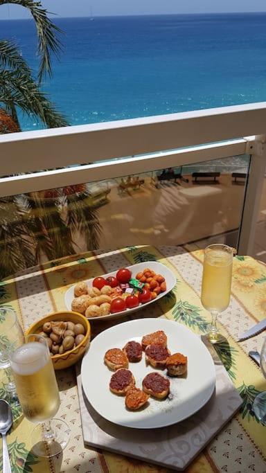Appartement Bord De Mer Avec Garage Menton Eksteriør bilde